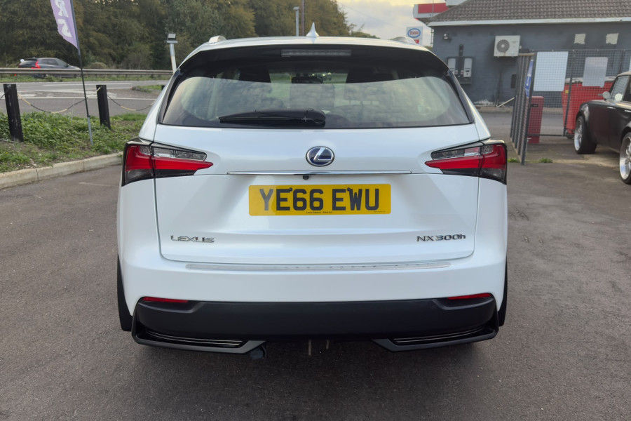Lexus NX 200t 